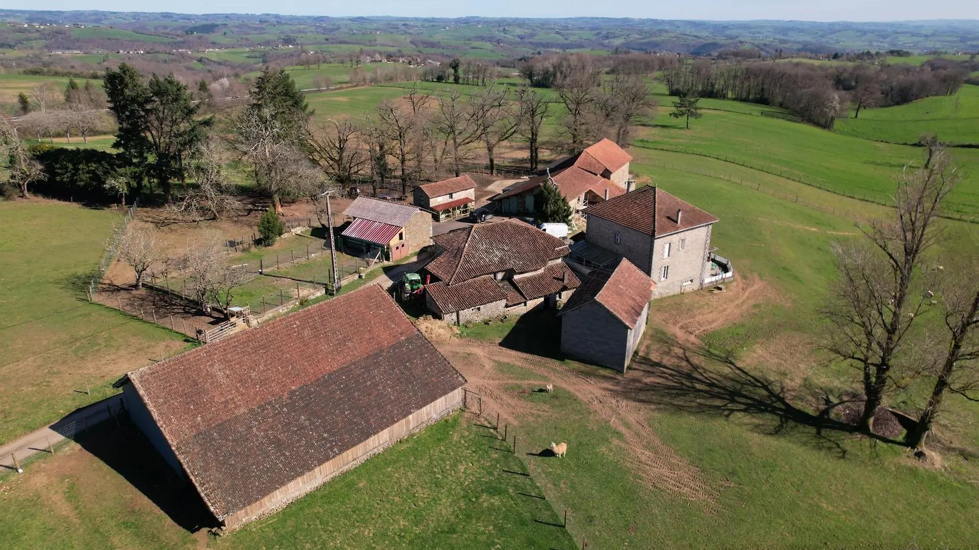 Gite Lamalpapoche Quezac  0*, Quezac (Cantal) France